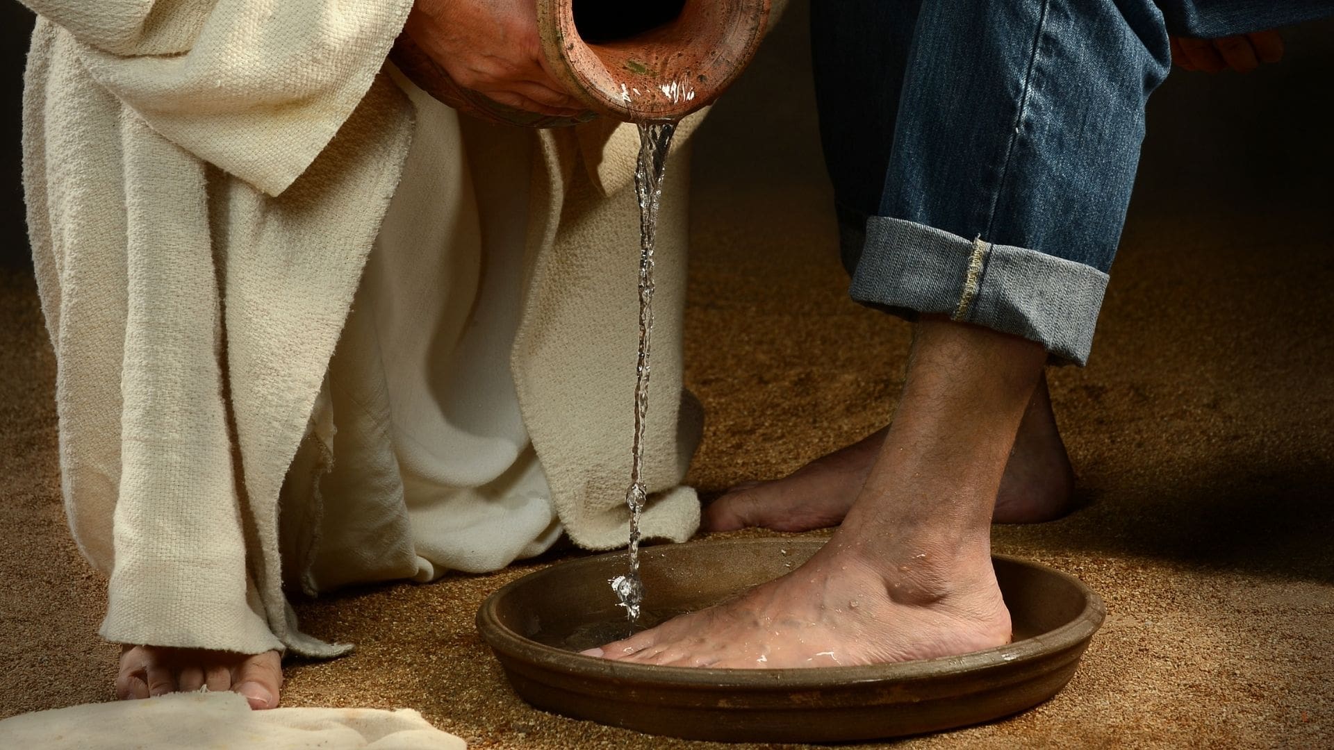 Jesus washes the disciples' feet